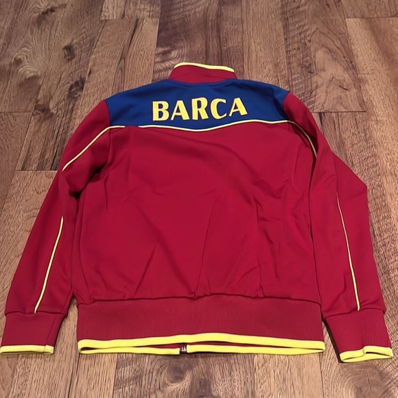Soccer Fan Boy’s Red Barca Jacket Size 10 - Picture 3 of 4